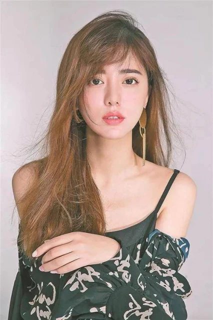 阿蘭手捧天價天珠疑炫富,網友說把一套湯臣一品的房子帶在身上了