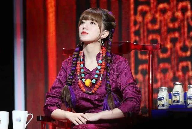 阿蘭手捧天價天珠疑炫富,網友說把一套湯臣一品的房子帶在身上了