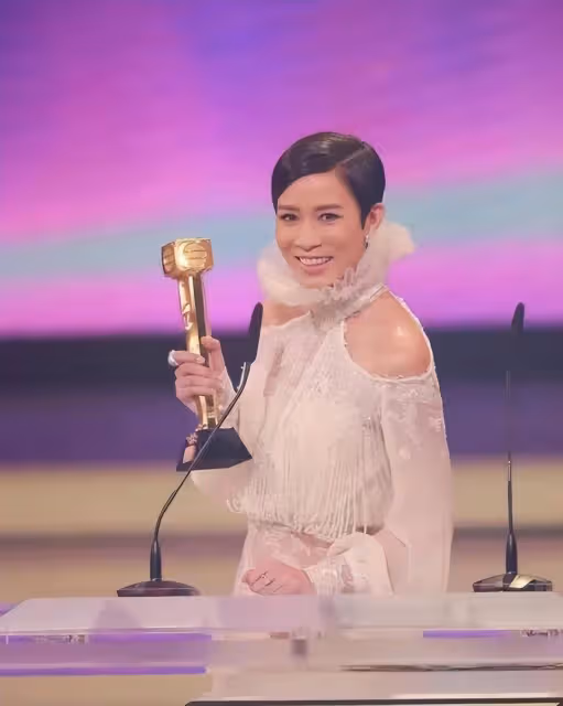 佘詩曼回香港吐槽大陸綜藝：讓人受不了要發癲，再也不想回大陸拍綜藝