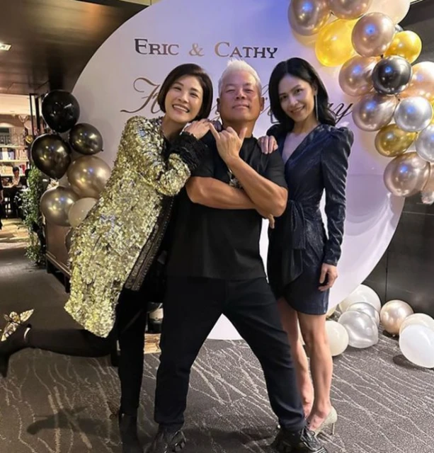 巫啟賢60歲大壽眾星雲集!模特妻子罕露面身材好,22歲女兒太像爸