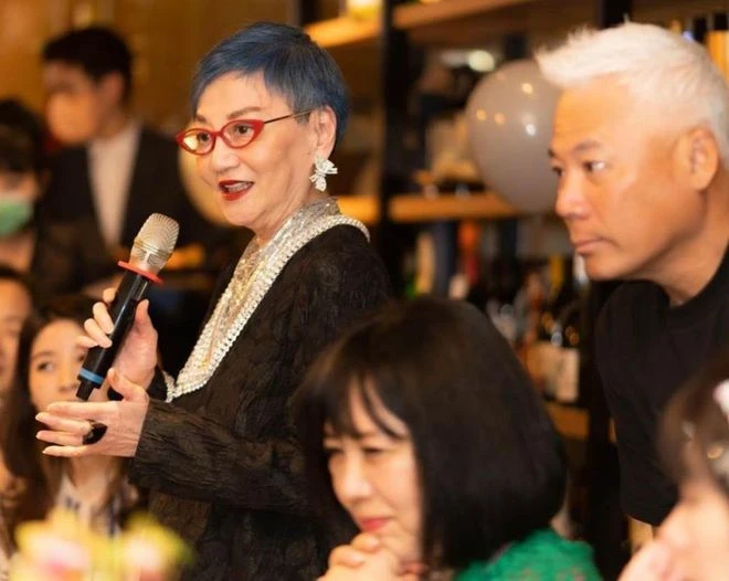 巫啟賢60歲大壽眾星雲集!模特妻子罕露面身材好,22歲女兒太像爸