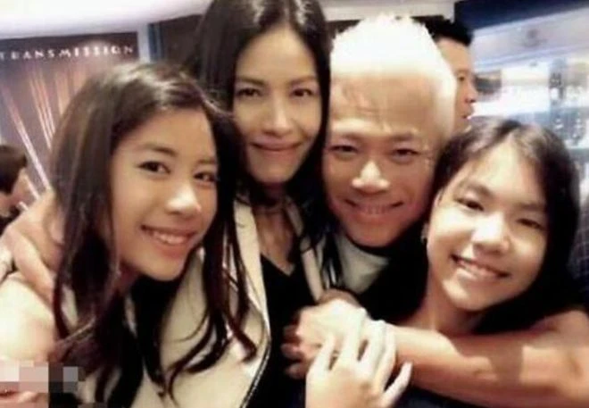 巫啟賢60歲大壽眾星雲集!模特妻子罕露面身材好,22歲女兒太像爸