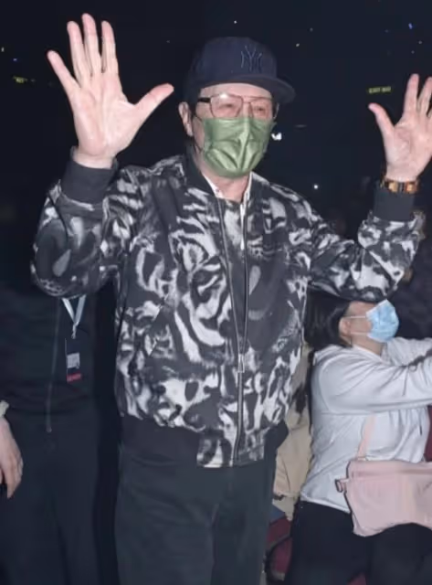 梁詠琪5年後再開演唱會,丈夫女兒現身,成龍劉德華送花籃排面足