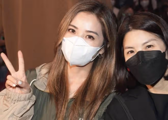 梁詠琪5年後再開演唱會,丈夫女兒現身,成龍劉德華送花籃排面足
