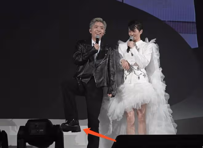 梁詠琪5年後再開演唱會,丈夫女兒現身,成龍劉德華送花籃排面足
