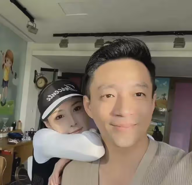汪小菲新女友照片曝光！長相清秀氣質出眾，結過婚帶一個孩子
