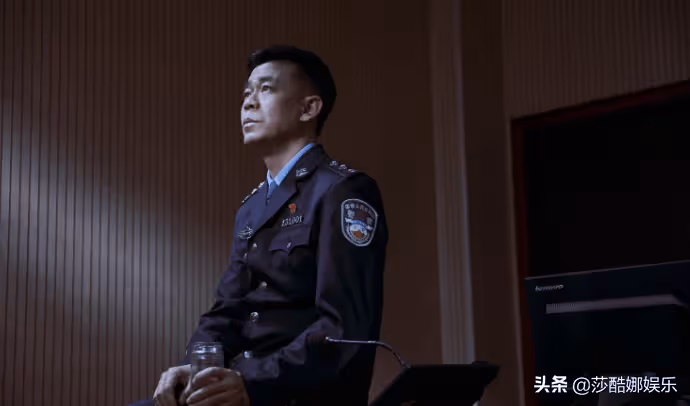 張藝興說偶像和演員都要有態度上熱搜,這才是明星應有的樣子,贊