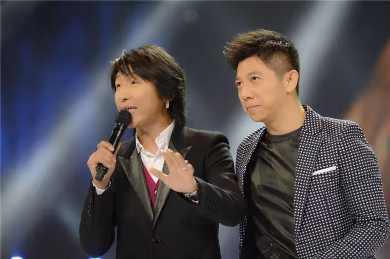 再怎麼裝成「哥倆好」的樣子,胡海泉與黃征也回不到從前了