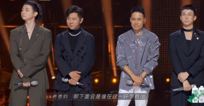 再怎麼裝成「哥倆好」的樣子，胡海泉與黃征也回不到從前了