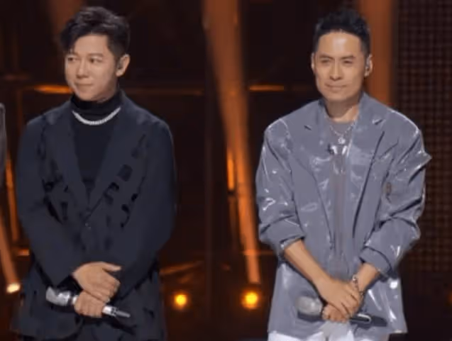再怎麼裝成「哥倆好」的樣子，胡海泉與黃征也回不到從前了