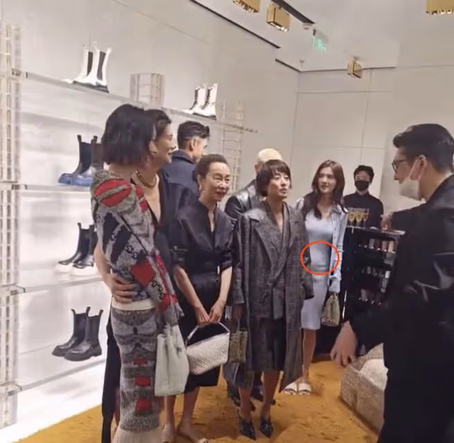 眾星現身品牌活動:吳千語小腹隆起疑有孕,馬伊琍臉垮被指整容