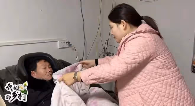 一路走好!三農網紅妞妞爸爸猝逝,苦日子剛熬出頭,女兒剛出月子