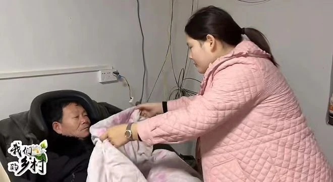 一路走好!三農網紅妞妞爸爸猝逝,苦日子剛熬出頭,女兒剛出月子