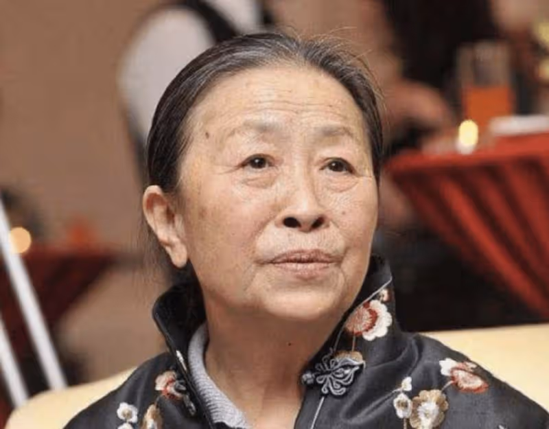 丑娘張少華:人丑心更丑,年少時做錯事,去世後丈夫的痴愛讓人淚目!