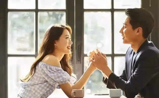 兒子五一準備結婚,親戚們紛紛來電勸分手,只因準兒媳職業太特殊