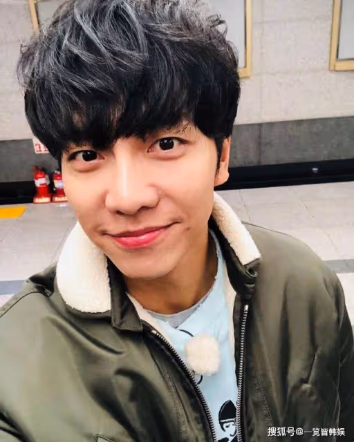 李昇基公開婚訊後首亮相 無名指疑似戴婚指 妻子李多寅背景複雜?