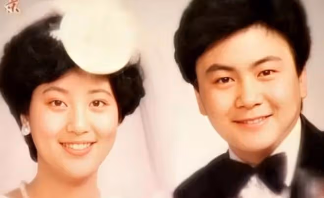 洪劍濤與兒子罕同框!30歲洪洋帥氣像爸爸,已出道8年演技被誇贊