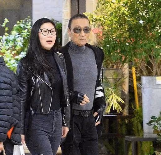 謝賢晚景淒涼：想念孫子和兒子卻見不到，只能翻看他們以前的照片