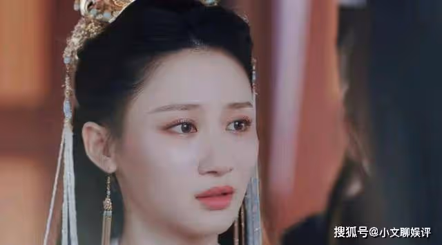 《星落凝成糖》同樣是女兒,人皇為何對青葵寵愛,對夜曇卻視如草芥