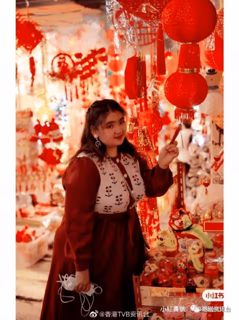 TVB星二代何嘉珍轉戰某書宣揚自信美！強調：美是不被定義的