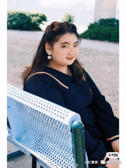TVB星二代何嘉珍轉戰某書宣揚自信美！強調：美是不被定義的