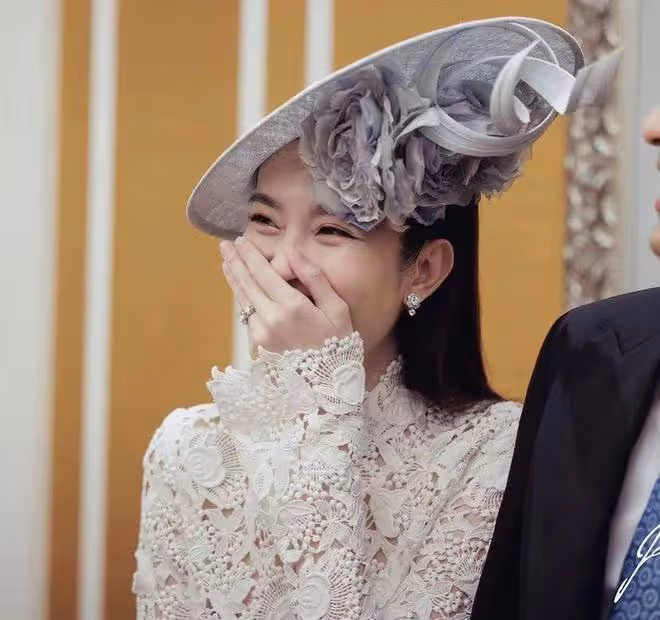 泰國變性女星開單身派對,與富商老公當眾接吻,曾與張家輝演夫妻