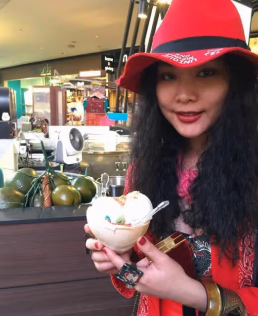 48歲許美靜近照曝光,身材變胖走樣,曾傳精神異常流落街頭