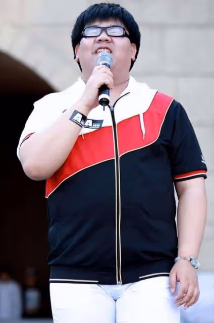 不是每個人都適合出名,不可一世的盲人歌手楊光,也走到了今天