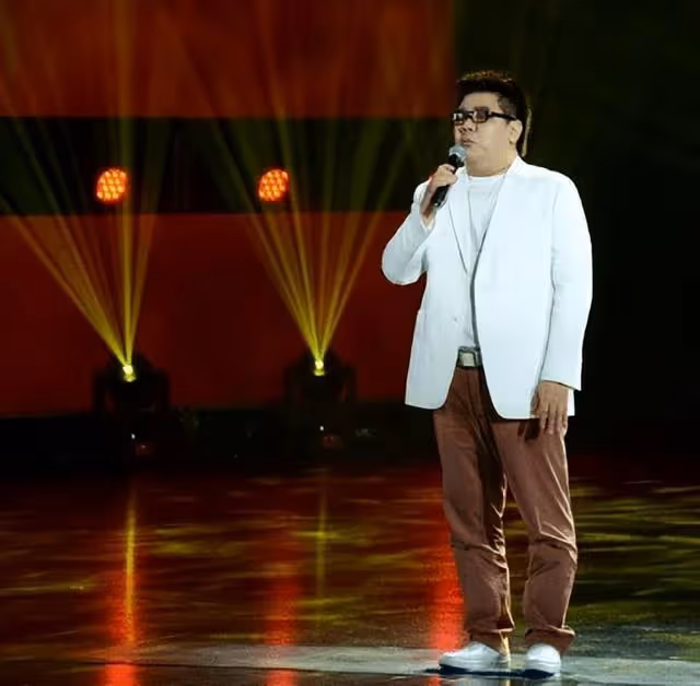不是每個人都適合出名,不可一世的盲人歌手楊光,也走到了今天