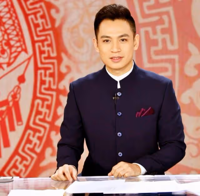 主播何岩柯:央視工作16年,含淚陪母親抗癌,如今40歲單身也幸福