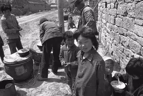 曹培清:母親懷孕改嫁,她2歲被送人,33歲憑一張字條找到親哥哥