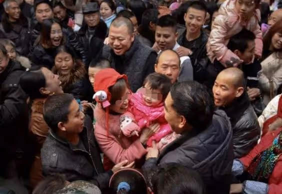 曹培清:母親懷孕改嫁,她2歲被送人,33歲憑一張字條找到親哥哥