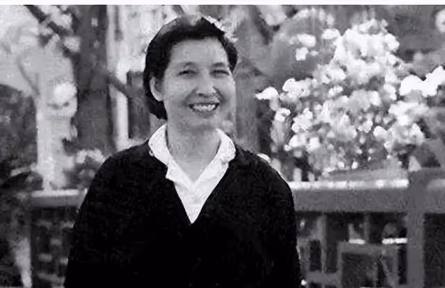76年毛主席拉著李敏的手:嬌嬌你怎麼才來看我。為何李敏不常來?