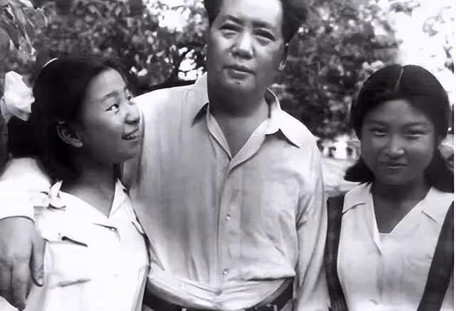 76年毛主席拉著李敏的手：嬌嬌你怎麼才來看我。為何李敏不常來？