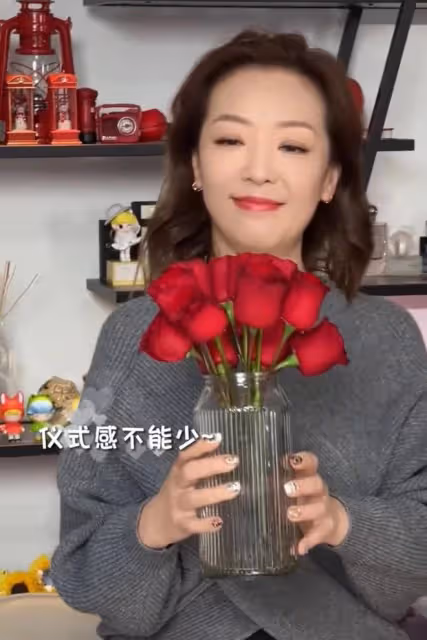 53歲港星公開宅家花銷，不出門1天花費超2000元，定居杭州近兩年