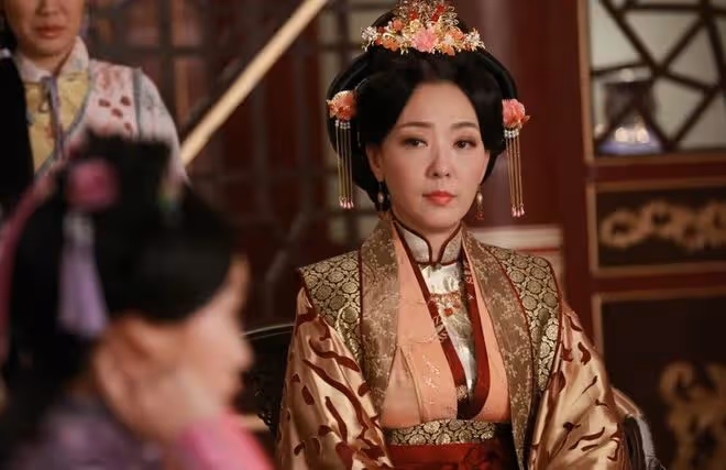 53歲港星公開宅家花銷，不出門1天花費超2000元，定居杭州近兩年