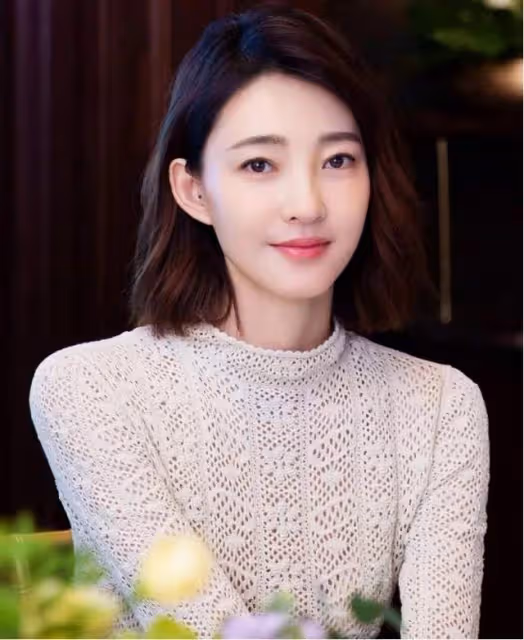 王麗坤老公被曝詐騙，董卿老公陷資本局，那些被假富豪坑的女明星