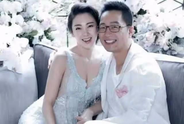 王麗坤老公被曝詐騙，董卿老公陷資本局，那些被假富豪坑的女明星