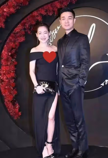 王麗坤老公被曝詐騙，董卿老公陷資本局，那些被假富豪坑的女明星