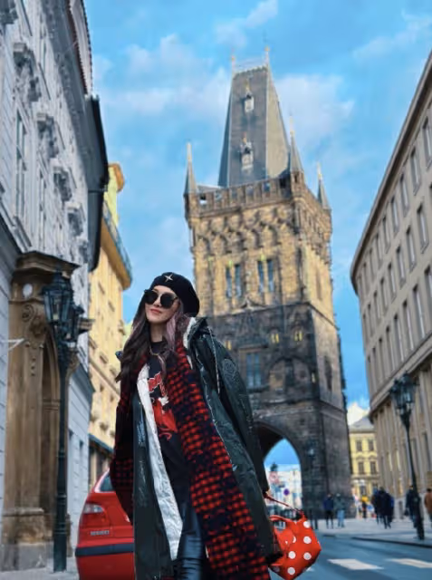 李彩樺歐洲之旅頻遇小偷，自曝新衣服瞬間失竊，父親的藥袋也被偷