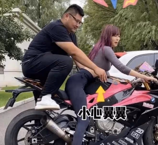 痞幼發文否認分手,自曝患重度焦慮症,與50歲男友評論區甜蜜互動