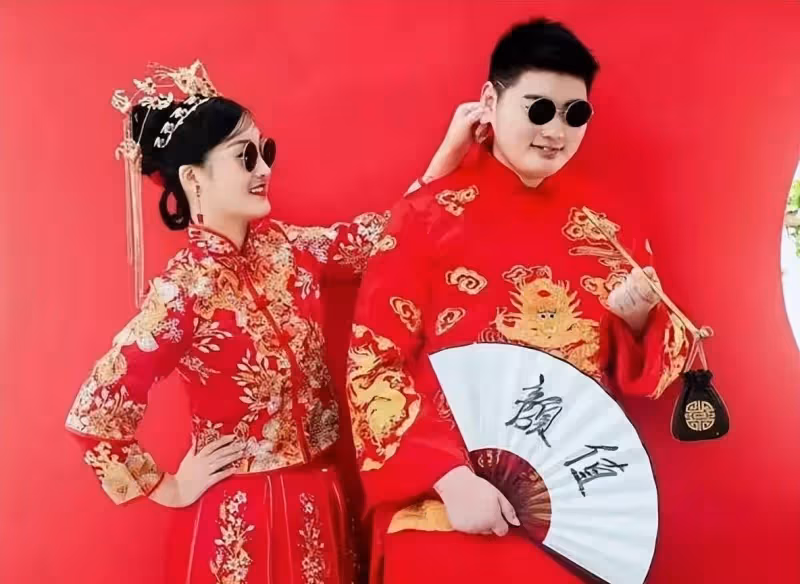 朱小偉供電局當門衛,陳萌回學校上課,大衣哥心愿已了!