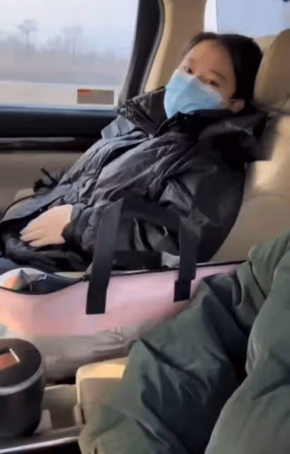 流產一年後丫蛋成功懷三胎男寶,孕肚曝光肚大如籮,小鵬飛陪產檢