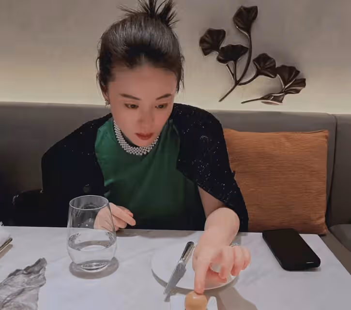 段奕宏夫婦購物被拍,日籍太太胖到認不出,結婚11年約定做丁克