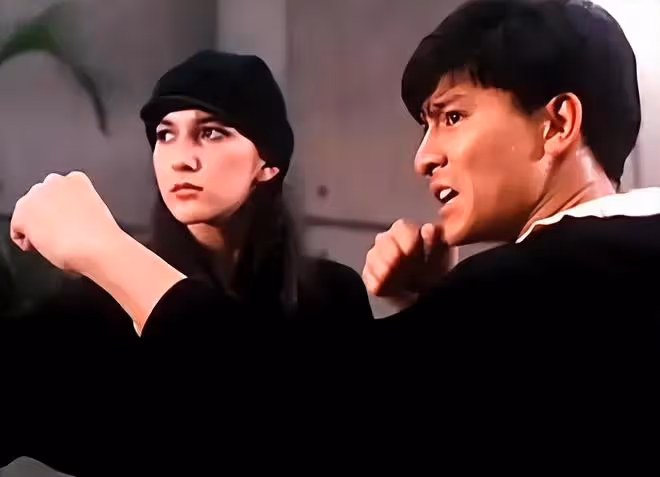 58歲混血女神罕露面變化大!嫁洋老公移居國外,模特女兒繼承美貌