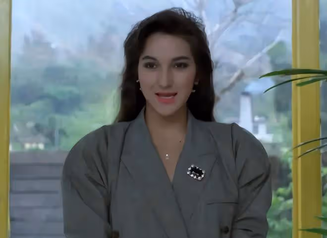58歲混血女神罕露面變化大!嫁洋老公移居國外,模特女兒繼承美貌
