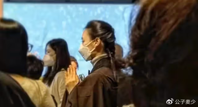 梁洛施疑似遁入空門?23歲拿到10億分手費,住5億豪宅卻覺人生無趣