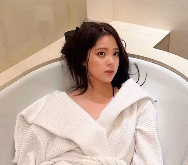 45元成本售價千元?鹿晗在外網內涵網友引眾怒,明星割韭菜成日常