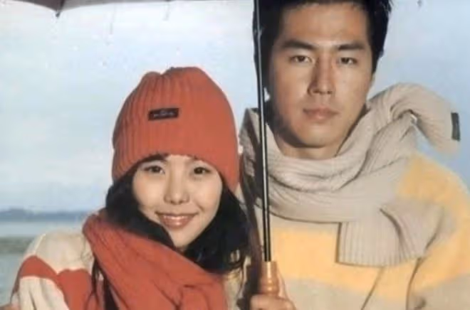 八年了,她還沒和老頭分手?