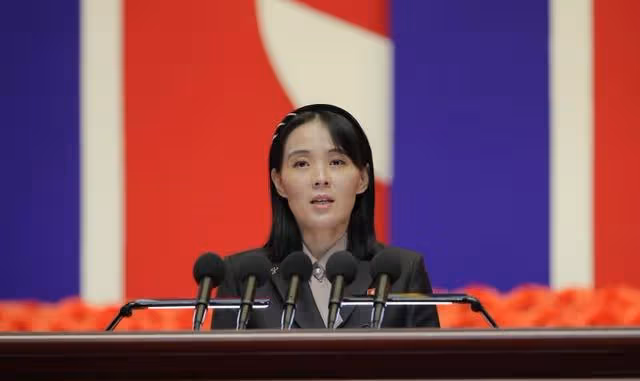 金與正的時尚與霸氣和韓國的唯唯諾諾對比,恰似女人的兩種狀態!